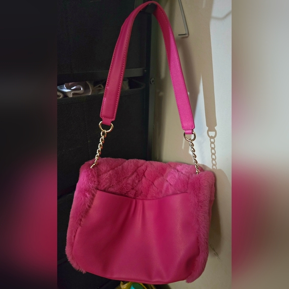 Juicy Couture's Plush "Love On Top" Crossbody Shoulder Bag-NWOT - Picture 4 of 11